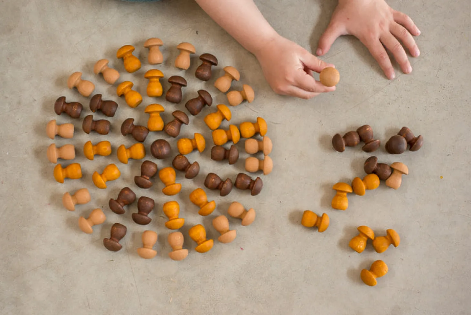 Grapat - Wooden Mandala Mushrooms
