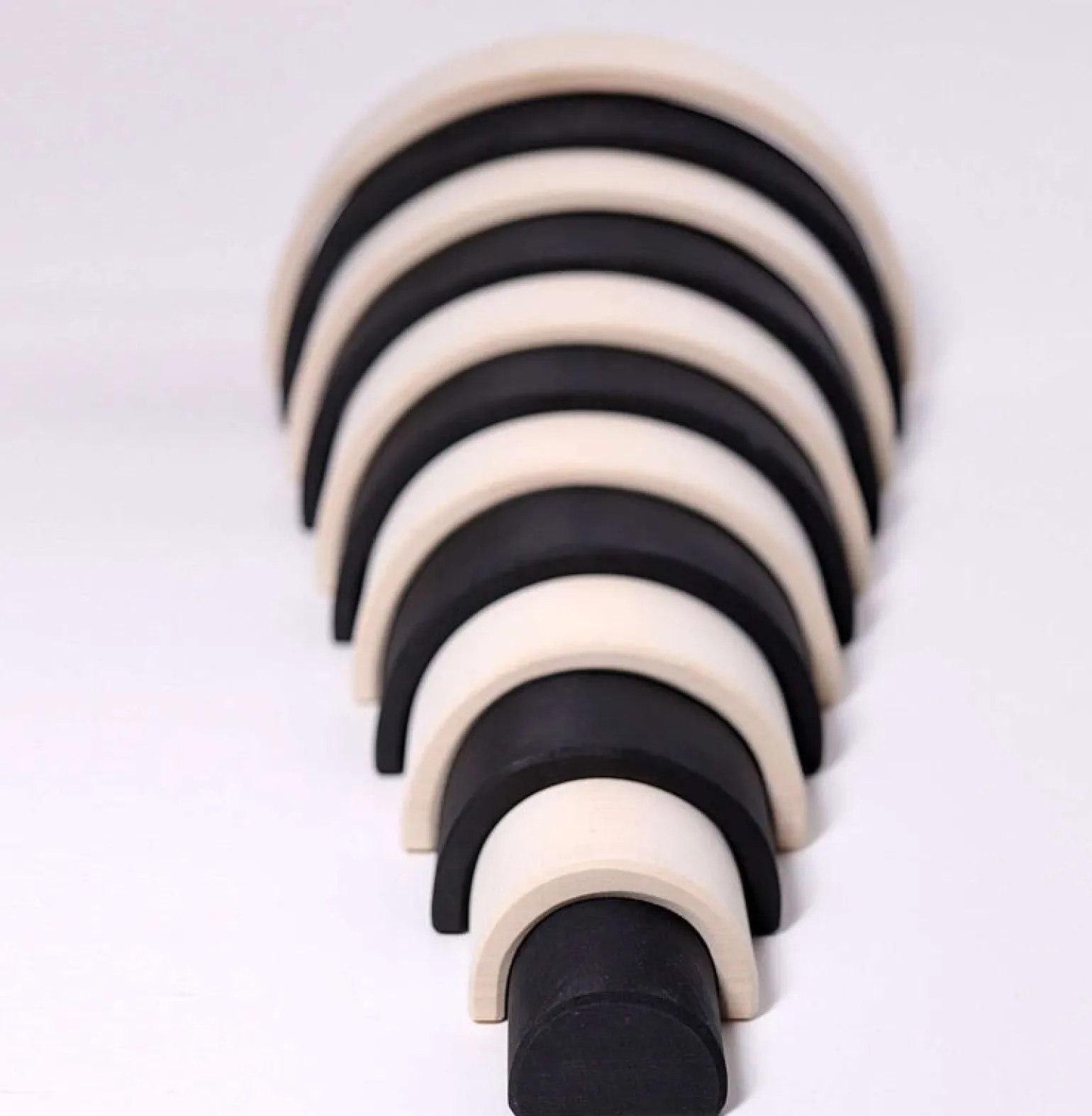 Grimms - Large Rainbow Black & White 12 Pieces