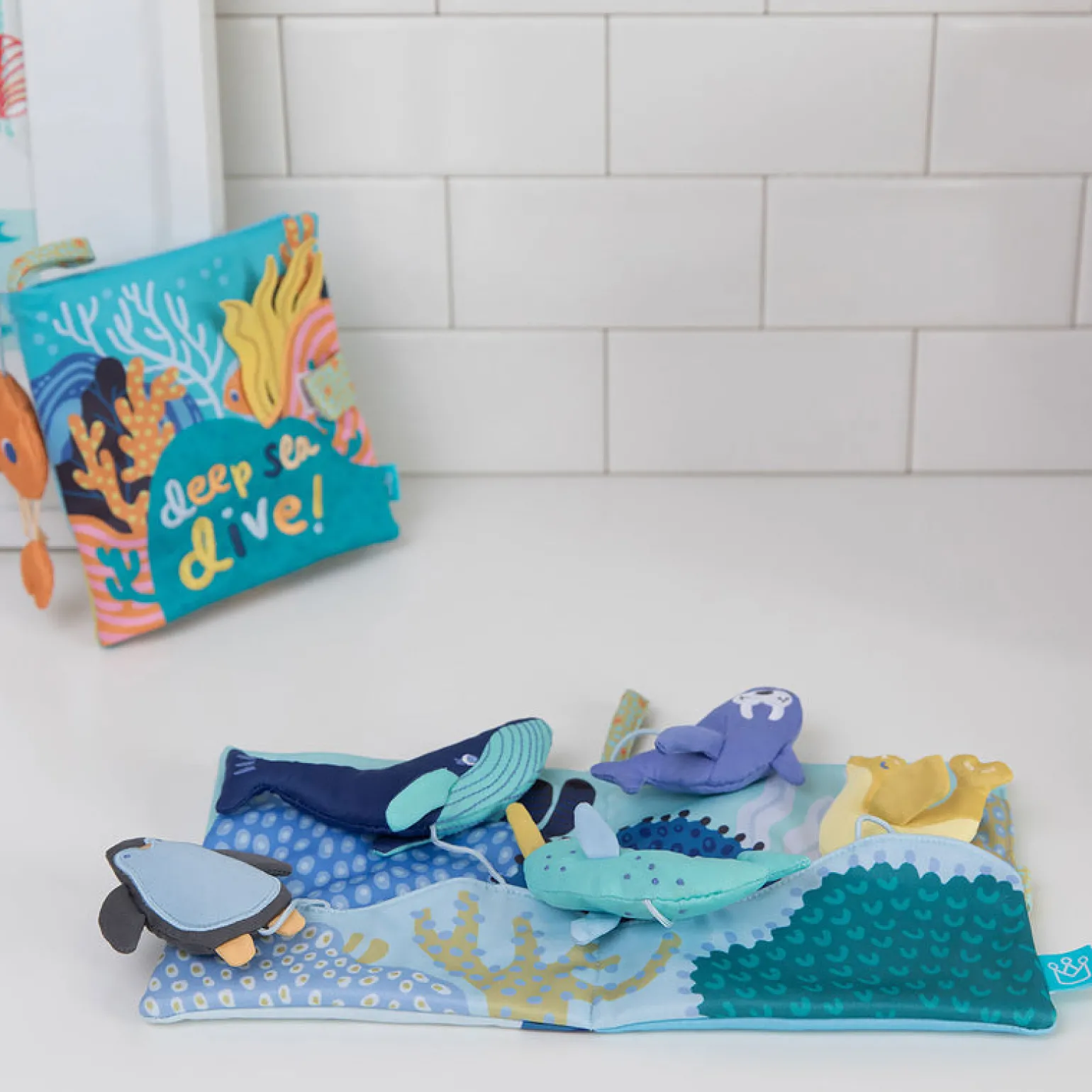 Manhattan Toy Bath Book, Artic Adventure