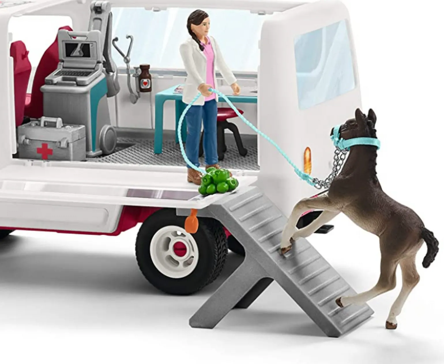 Schleich - Mobile Vet With Hanoverian Foal Set