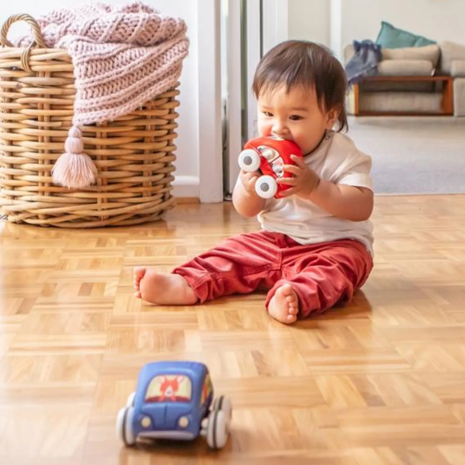 Tiger Tribe - Fabric Pull Back Car Gumtree Buddies